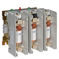 Vacuum Contactor 3TM three-pole rated voltage (Ur) 7.2kV (BIL 60kV / PFWV 32kV) rated normal current (Ir) 450A rated short-circuit breaking current (Isc), 1s (unfused) 5kA Siemens 3TM3331-.....-....