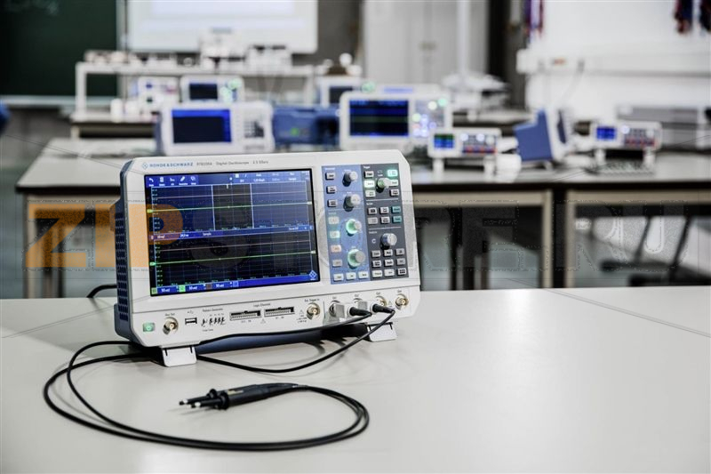 Осциллограф цифровой 70 МГц, 4 канала Rohde & Schwarz RTB2004EDU 