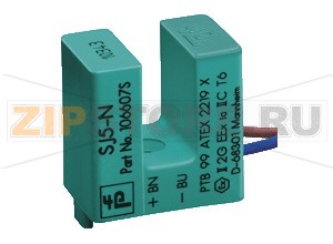 Индуктивный датчик Inductive slot sensor SJ5-N Pepperl+Fuchs General specificationsSwitching functionNormally closed (NC)Output typeNAMURSlot width5 mmDepth of immersion (lateral)5 ... 7 mm , typ. 6 mmOutput type2-wireNominal ratingsNominal voltage8.2 V (Ri approx. 1 k&Omega)Operating voltage5 ... 25 VSwitching frequency0 ... 2000 HzHysteresis0.05 ... 0.65  mmCurrent consumptionMeasuring plate not detected&ge 3 mAMeasuring plate detected&le 1 mAFunctional safety related parametersMTTFd9060 aMission Time (TM)20 aDiagnostic Coverage (DC)0 %Compliance with standards and directivesStandard conformityNAMUREN 60947-5-6:2000 IEC 60947-5-6:1999Approvals and certificatesFM  approvalControl drawing116-0165UL approvalcULus Listed, General PurposeCSA approvalcCSAus Listed, General PurposeCCC approvalCCC approval / marking not required for products rated &le36 VAmbient conditionsAmbient temperature-25 ... 100 °C (-13 ... 212 °F)Mechanical specificationsConnection typeflexible leads LiY , 500 mmCore cross-section0.14 mm2Housing materialPBTDegree of protectionIP67Equipment protection level Da Highest permissible ambient temperatureDetails of the correlation between the type of circuit connected, the maximum permissible ambient temperature, the surface temperature, and the effective internal reactance values can be found on the EU-type-examination certificate. The maximum permissible ambient temperature of the data sheet must be noted, in addition, the lower of the two values must be maintained.General informationUse in the hazardous areasee instruction manualsCategory1G 2G 1D