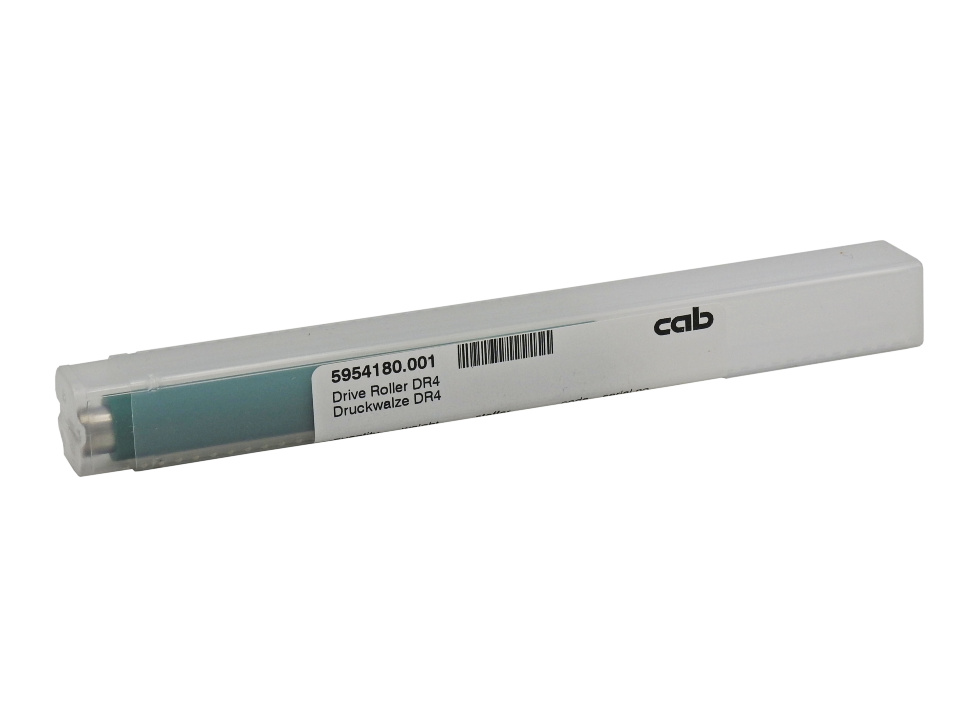 Вал приводной CAB 300MP Оригинальный приводной вал CAB Print Roller DR4 предназначен для принтеров этикеток CAB серий A4+, A4+X, SQUIX 4/300MP, XD4T. Деталь устанавливается в печатный механизм и участвует в протяжке этикеточного материала через зону печати. Во время работы термоголовка прижимает этикетку и красящую ленту к поверхности вала. Вращение вала обеспечивает равномерное перемещение материала, стабильный контакт с печатающей головкой и точное позиционирование этикеток. Состояние его эластичного покрытия непосредственно влияет на качество изображения, отсутствие проскальзывания и корректную подачу носителя.