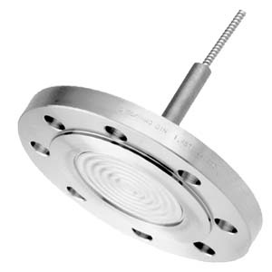 Мембранный разделитель давления фланцевого типа, состоящий из жёстко смонтированного разделителя на "плюсовую" сторону преобразователя дифференциального давления и смонтированного через капилляр разделителя Siemens 7MF4913-.....-.. 