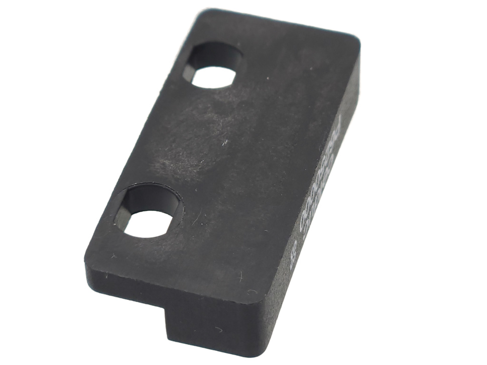 Магнит P6250000 Abat МПК-700К  Магнит P6250000 для посудомоечной машины Abat МПК-700К
Производитель: ЧувашТоргТехника

Запчасть изображена на деталировке под номером:&nbsp;120000060931