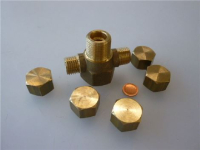 RACCORDO EROGAZIONE 2x1/4M-3/8F-3/8M