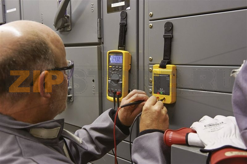 Калибратор напряжения Fluke PRV240 