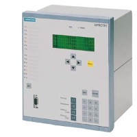 мн./функц. устр-во защ.эл.машин корпус 1/2 19", 7 ДВх, 12 ДВых, 1 контакт исправности ТТ: 1 А, INs (чувств.) вспомогательное напряжение: 110–220 В DC, 115–230 В AC порог дискретного входа 88 В DC корп.д.утопл.монт., винт.клеммы (прям. подкл./кабел. наконе