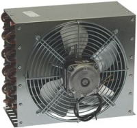 CONDENSATORE CON MOTOVENTILATORE