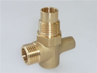 RACCORDO A T IN OTTONE 1/2x1/2